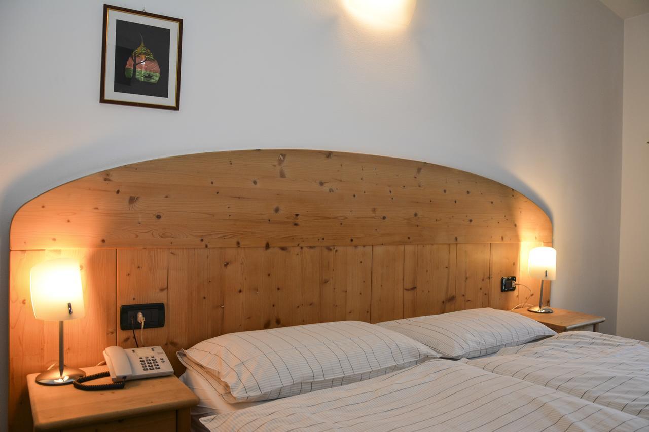 Albergo Mezzolago Ngoại thất bức ảnh