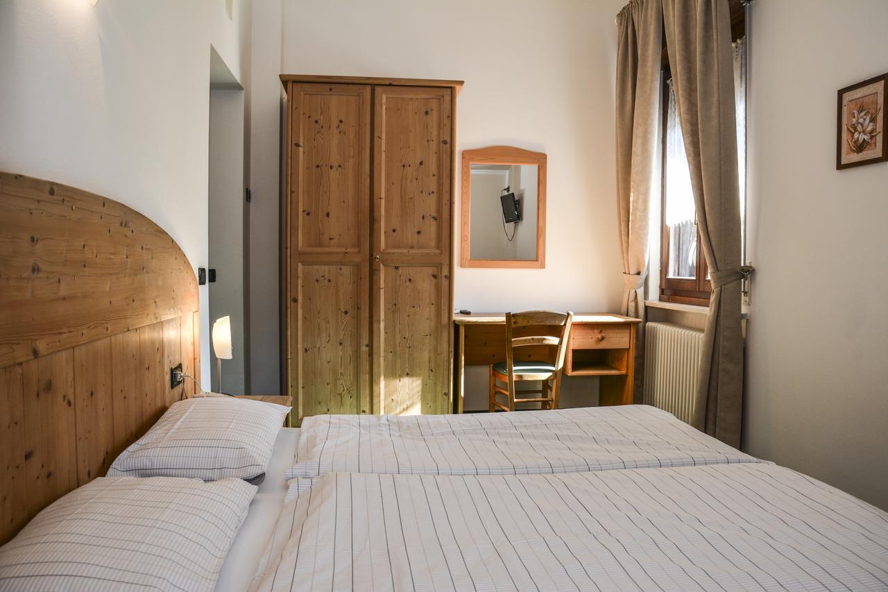 Albergo Mezzolago Ngoại thất bức ảnh
